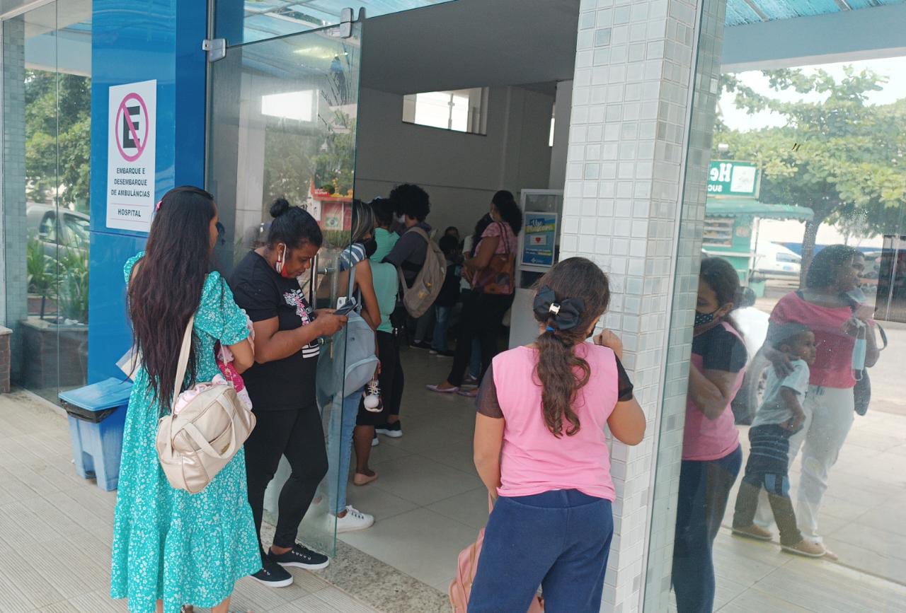 Primeiro dia de atendimento pedi�trico no Unimec tem lota��o de pacientes