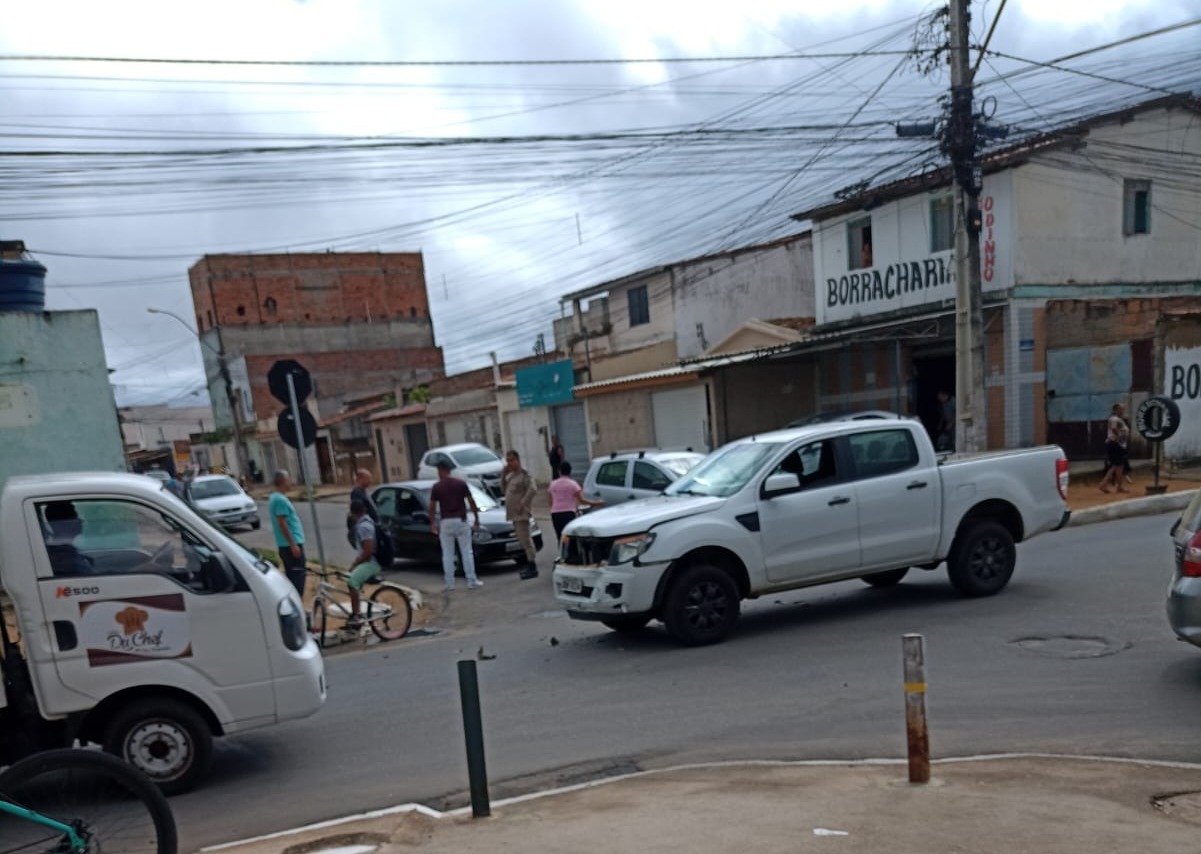 URGENTE: Grave acidente envolvendo viatura da PM no bairro Patag�nia