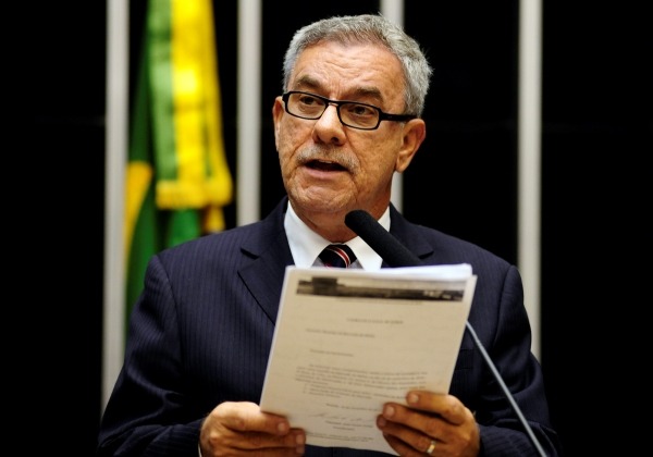 Deputado Waldenor Pereira atualiza seu estado de sa�de ap�s cirurgia card�aca