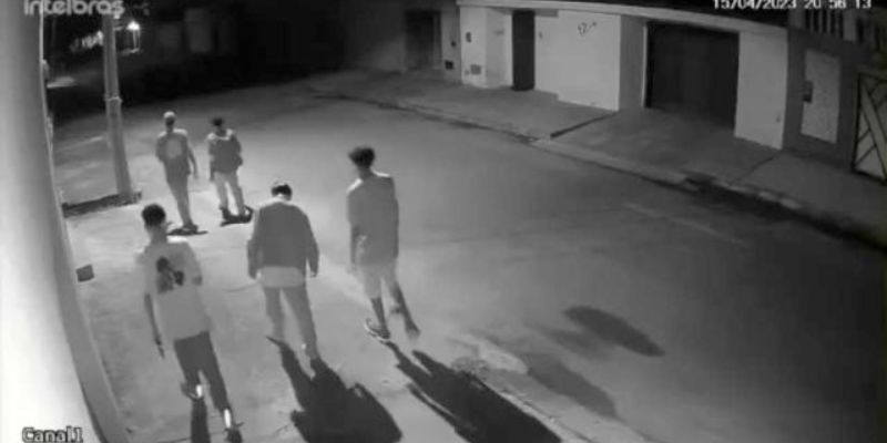 CONQUISTA: Jovens s�o assaltados � m�o armada na Urbis 4