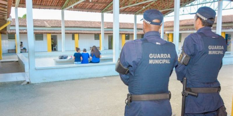 CONQUISTA: Prefeitura vai instalar videomonitoramento nas escolas e Cl�udio Manuel da Costa e Milton Santos ser�o as primeiras