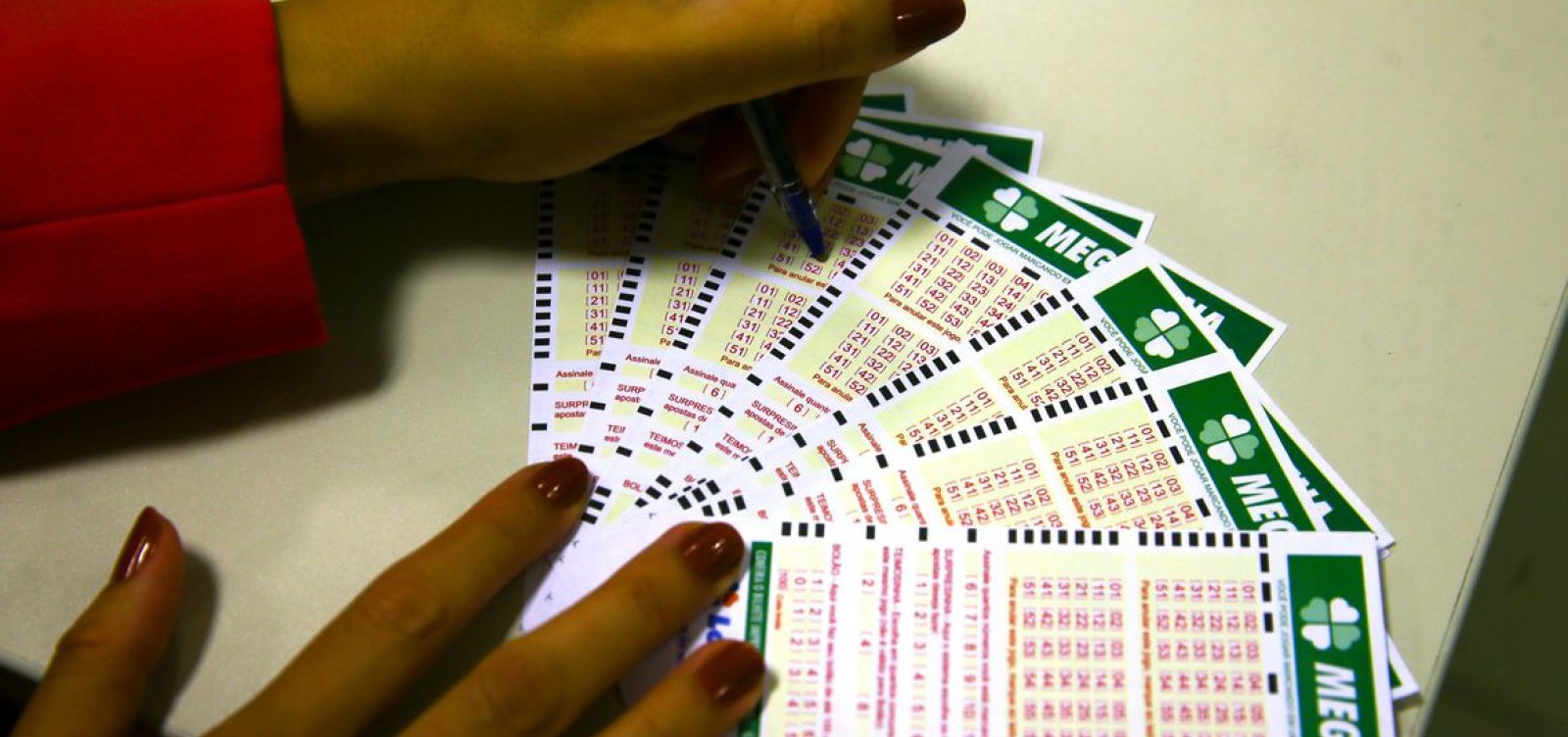 Mega-Sena pode pagar R$ 42 milh�es neste s�bado