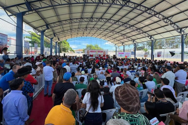 Semin�rio em Conquista re�ne mais de 2 mil pessoas e fortalece debate sobre emendas participativas